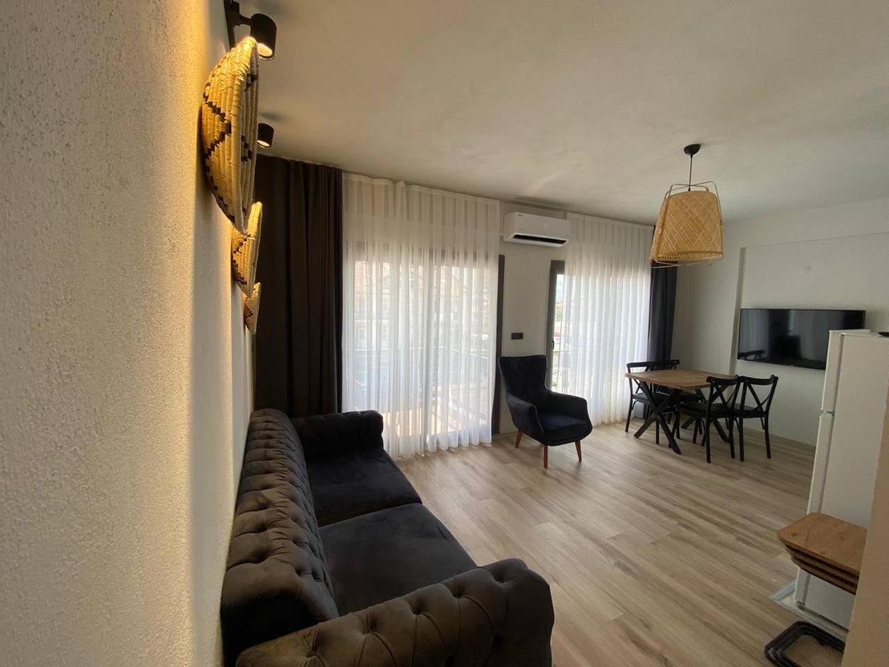 פאטהיה Aden Suit Apart Otel מראה חיצוני תמונה