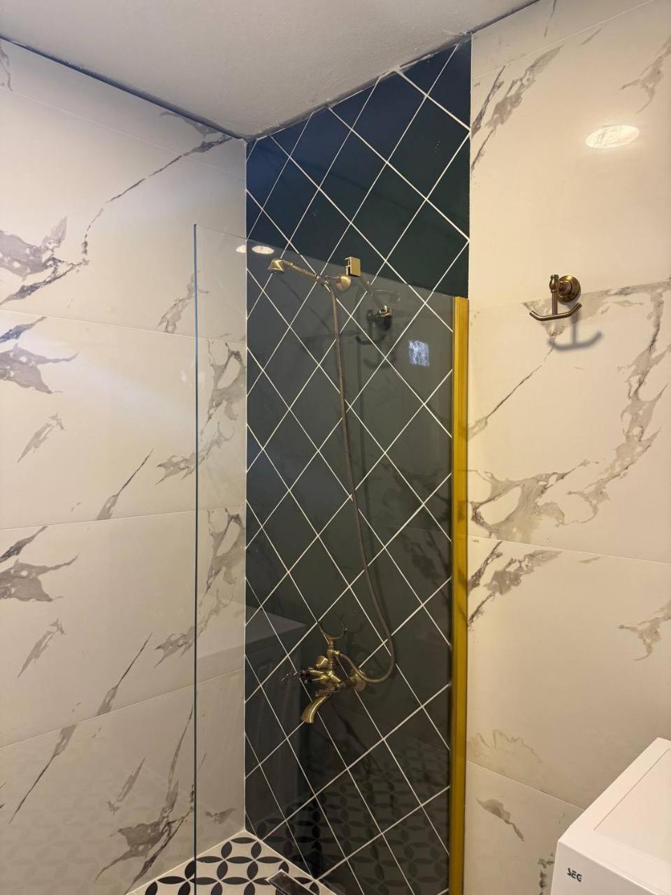 פאטהיה Aden Suit Apart Otel מראה חיצוני תמונה